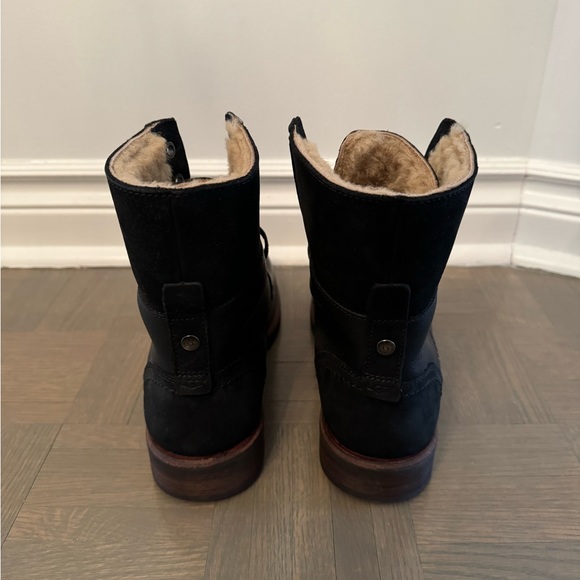 UGG Larus Boots for Men - Picture 2 of 6
